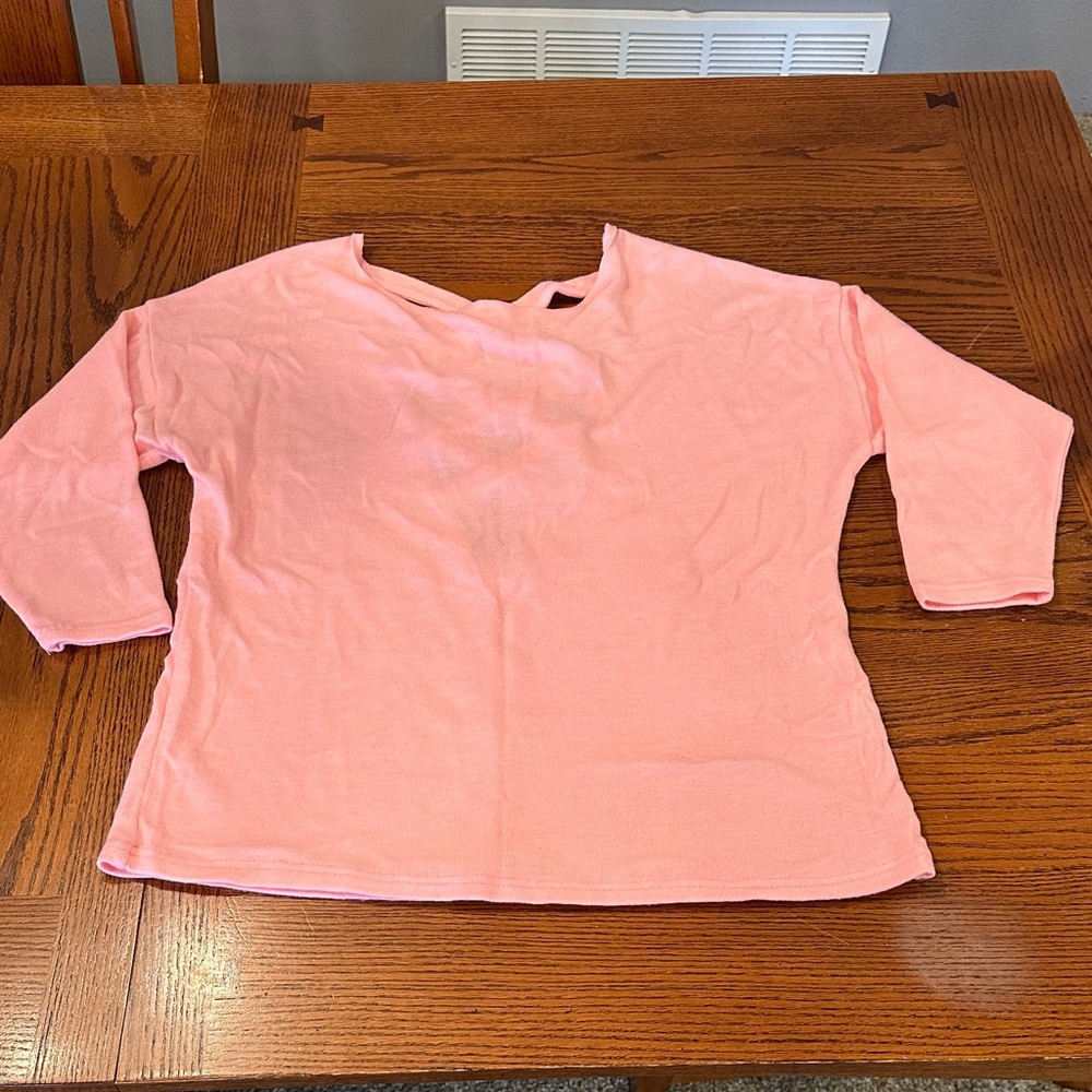 Women’s Yingkis sweater size large